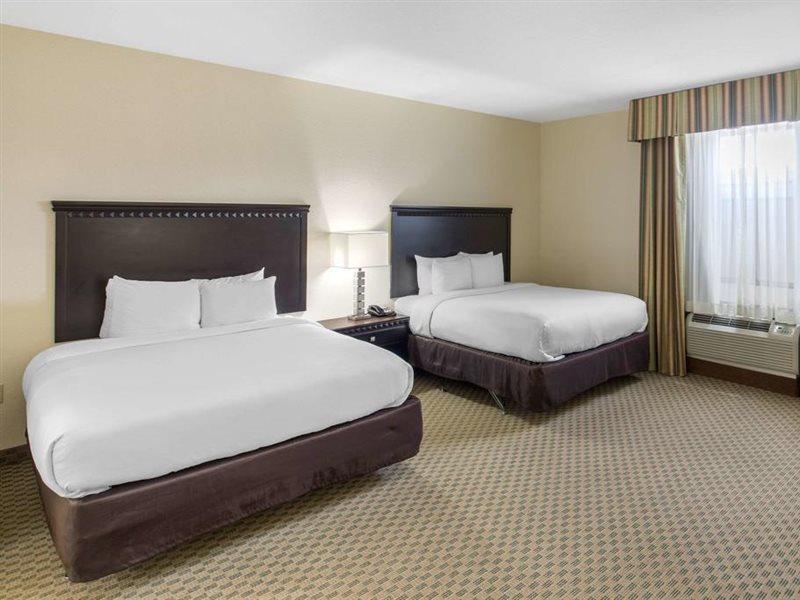 Fairfield By Marriott Inn & Suites Hillsboro Exterior photo