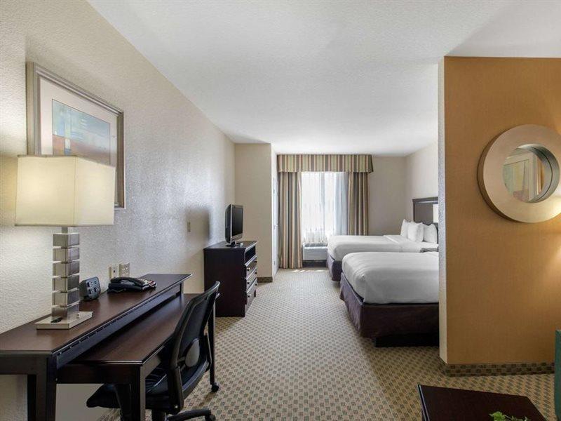 Fairfield By Marriott Inn & Suites Hillsboro Exterior photo