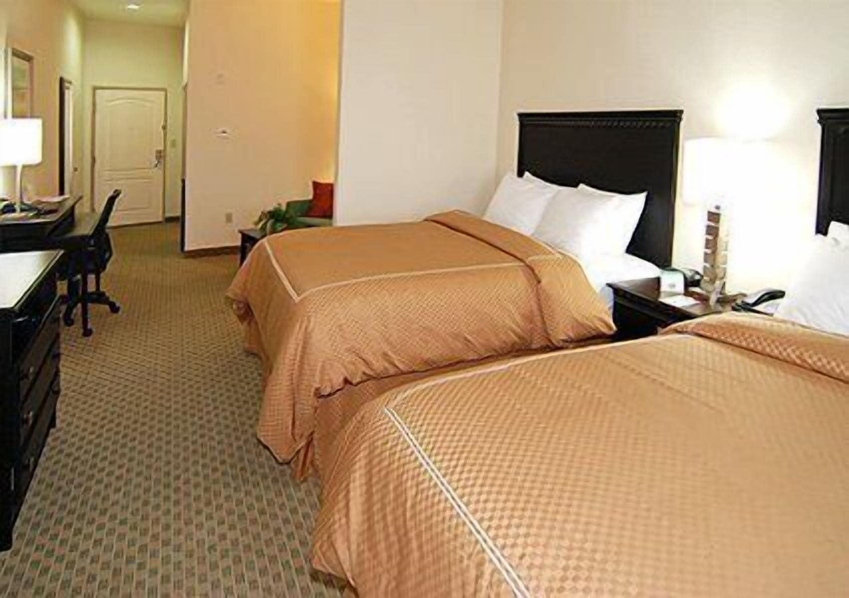 Fairfield By Marriott Inn & Suites Hillsboro Exterior photo